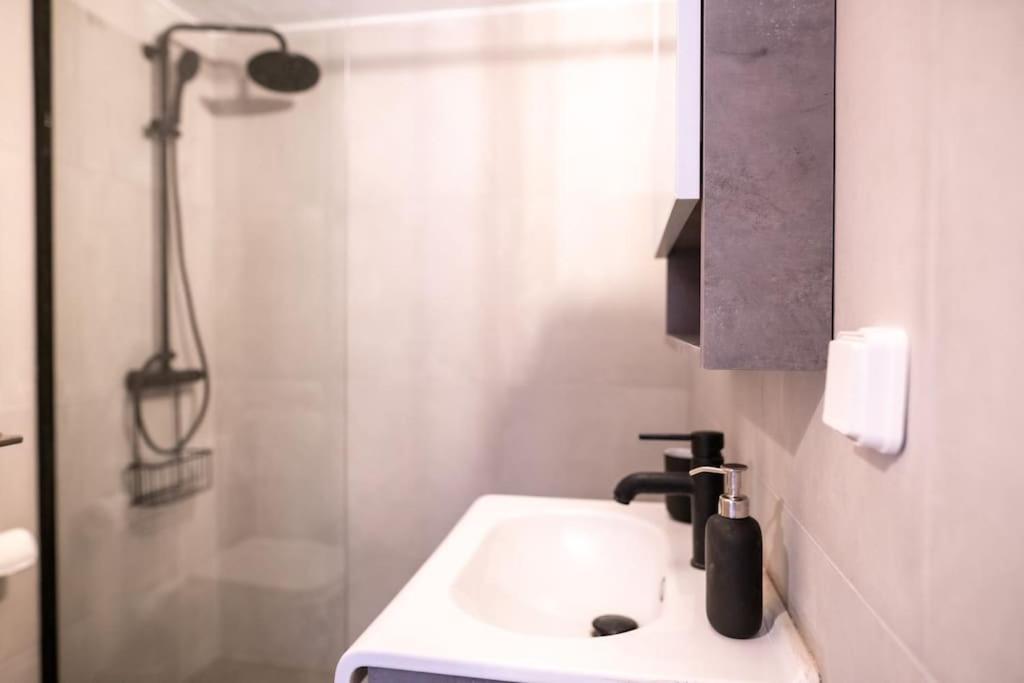 Апартаменты Olvia A Breath Away From Old Town Center *