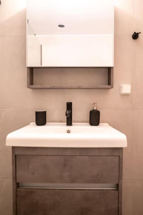 Olvia A Breath Away From Old Town Center Апартаменты